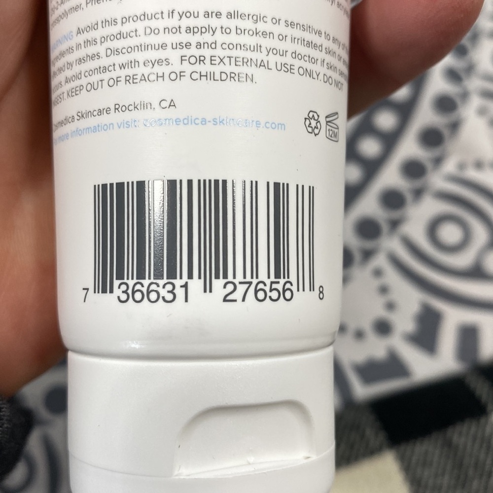 Cosmedica 2.5% glycolic facial scrub - Picture 7 of 8